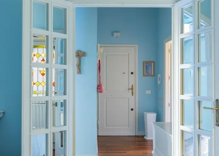 Little Pied-a-terre In Apartment *