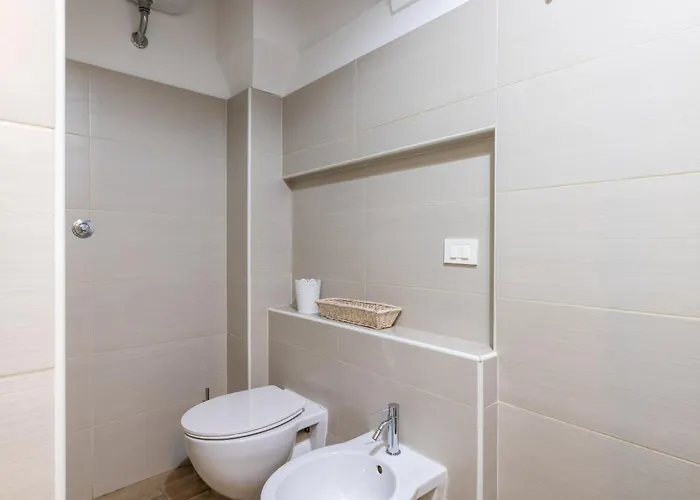 Little Pied-a-terre In Apartment *